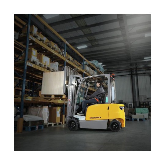 Jungheinrich EFG BC 330 counterbalance truck: Example of use