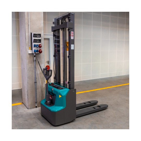 Electric stacker truck Ameise PSE 1.2 Li-ion - Charging